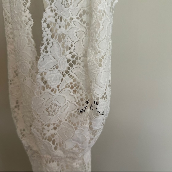 Victoria's Secret White Plunge Neck Teddy One Piece Chemise with Floral Lace - S - Picture 6 of 6